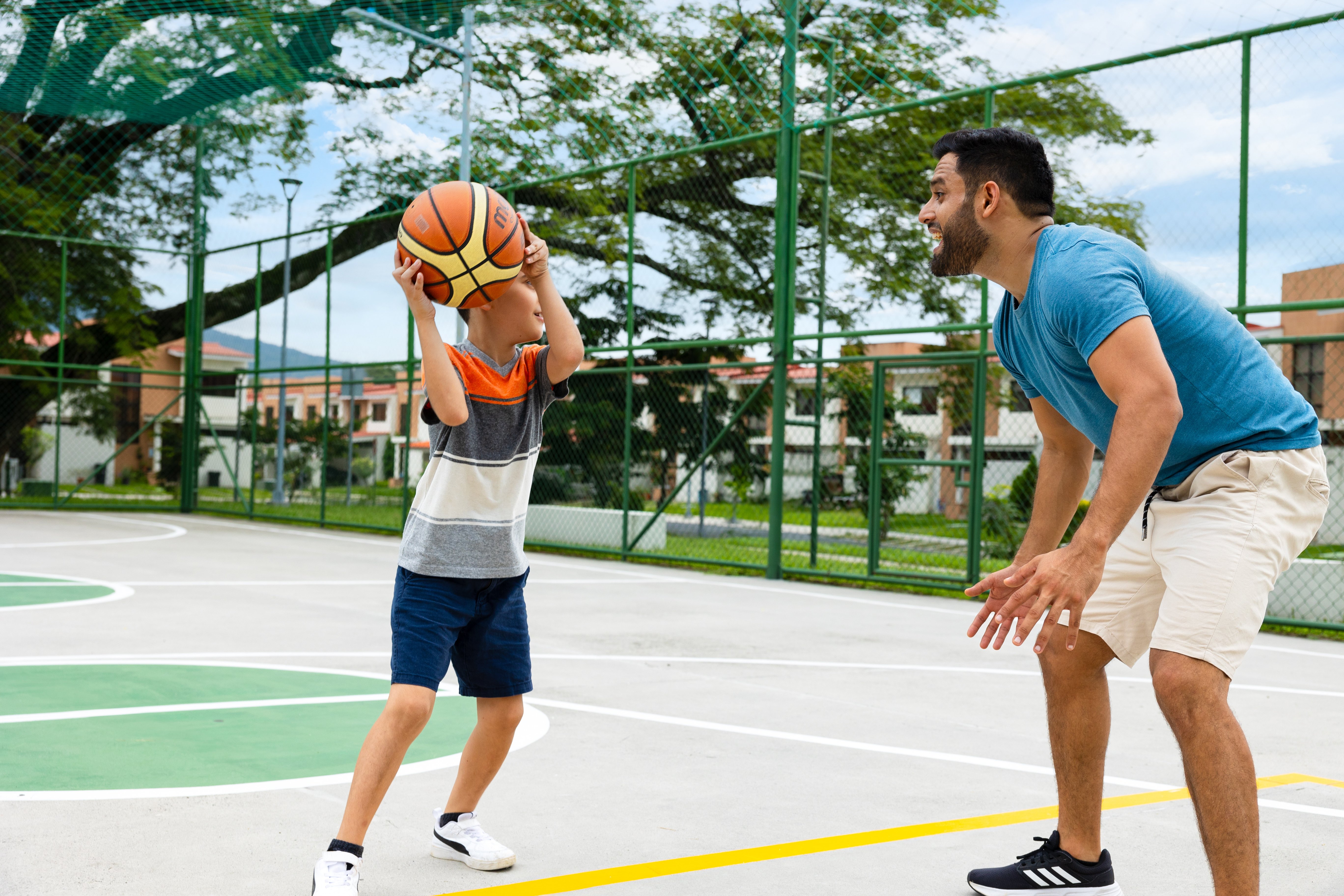 Canchas de baloncesto y fútbol